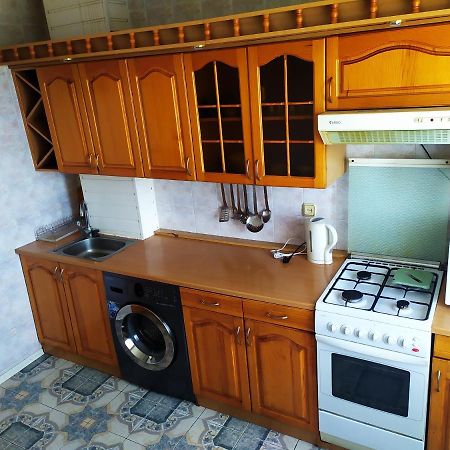 Ильинская 3К Посуточно Почасово Apartamento Sumy Exterior foto