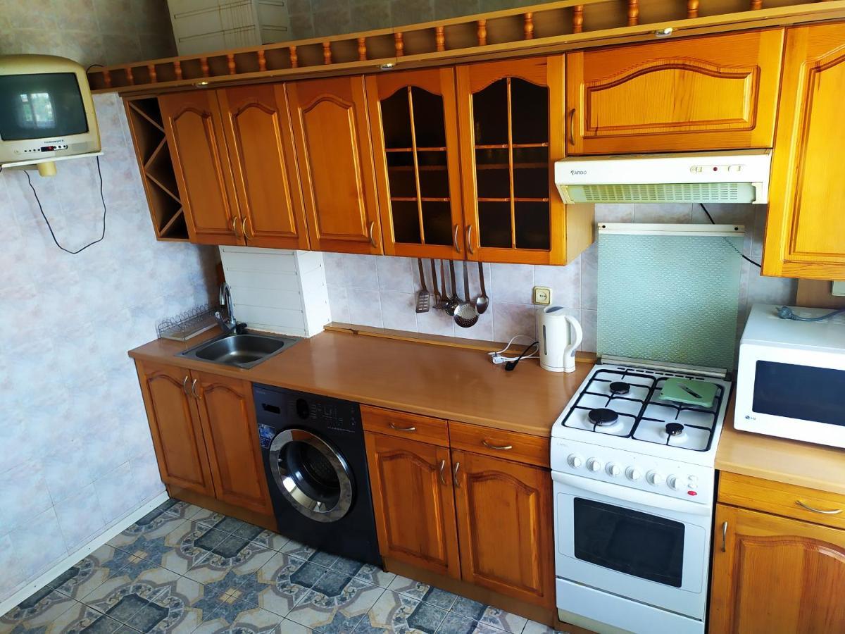 Ильинская 3К Посуточно Почасово Apartamento Sumy Exterior foto