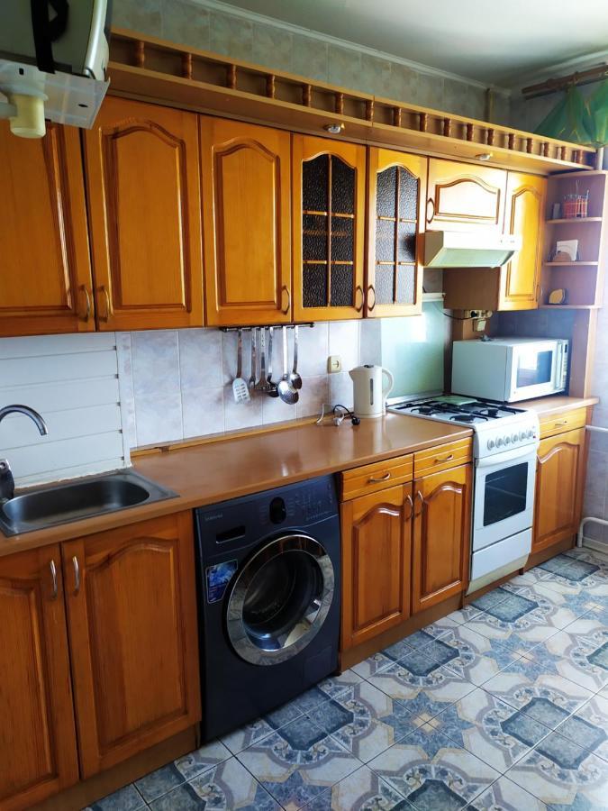 Ильинская 3К Посуточно Почасово Apartamento Sumy Exterior foto