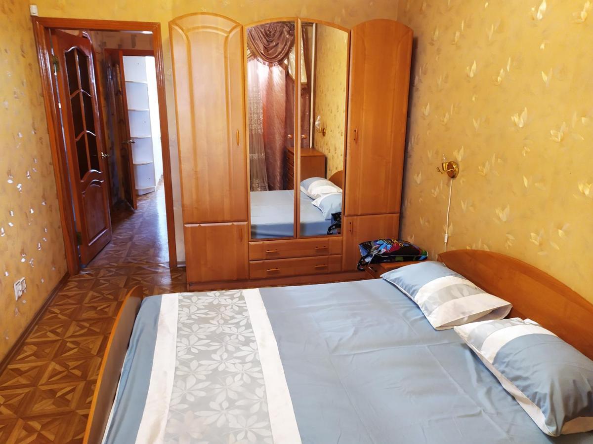 Ильинская 3К Посуточно Почасово Apartamento Sumy Exterior foto