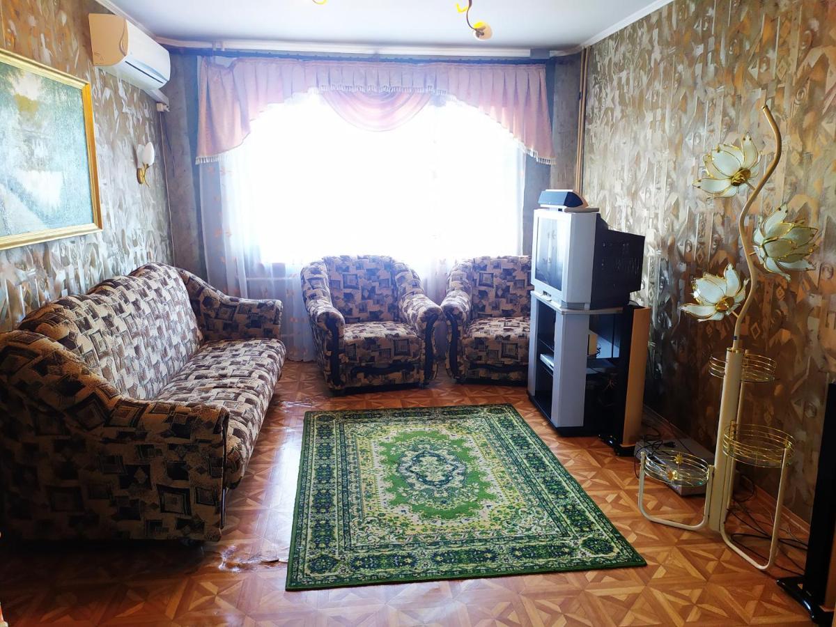 Ильинская 3К Посуточно Почасово Apartamento Sumy Exterior foto